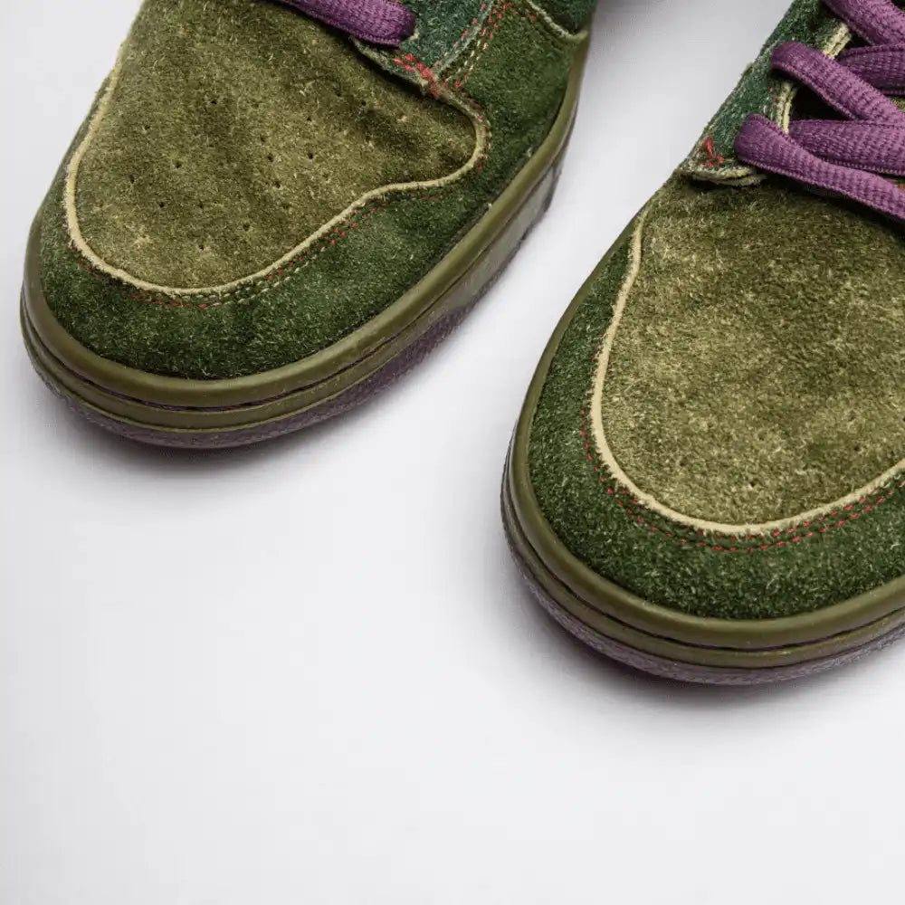 Tênis Nike SB Dunk High Skunk 420