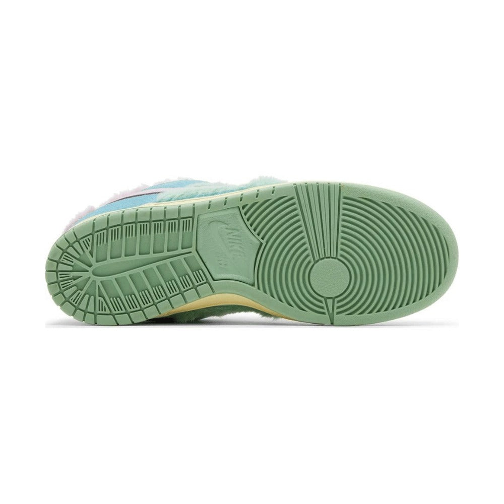 Tênis Nike SB Dunk Low Verdy Visty