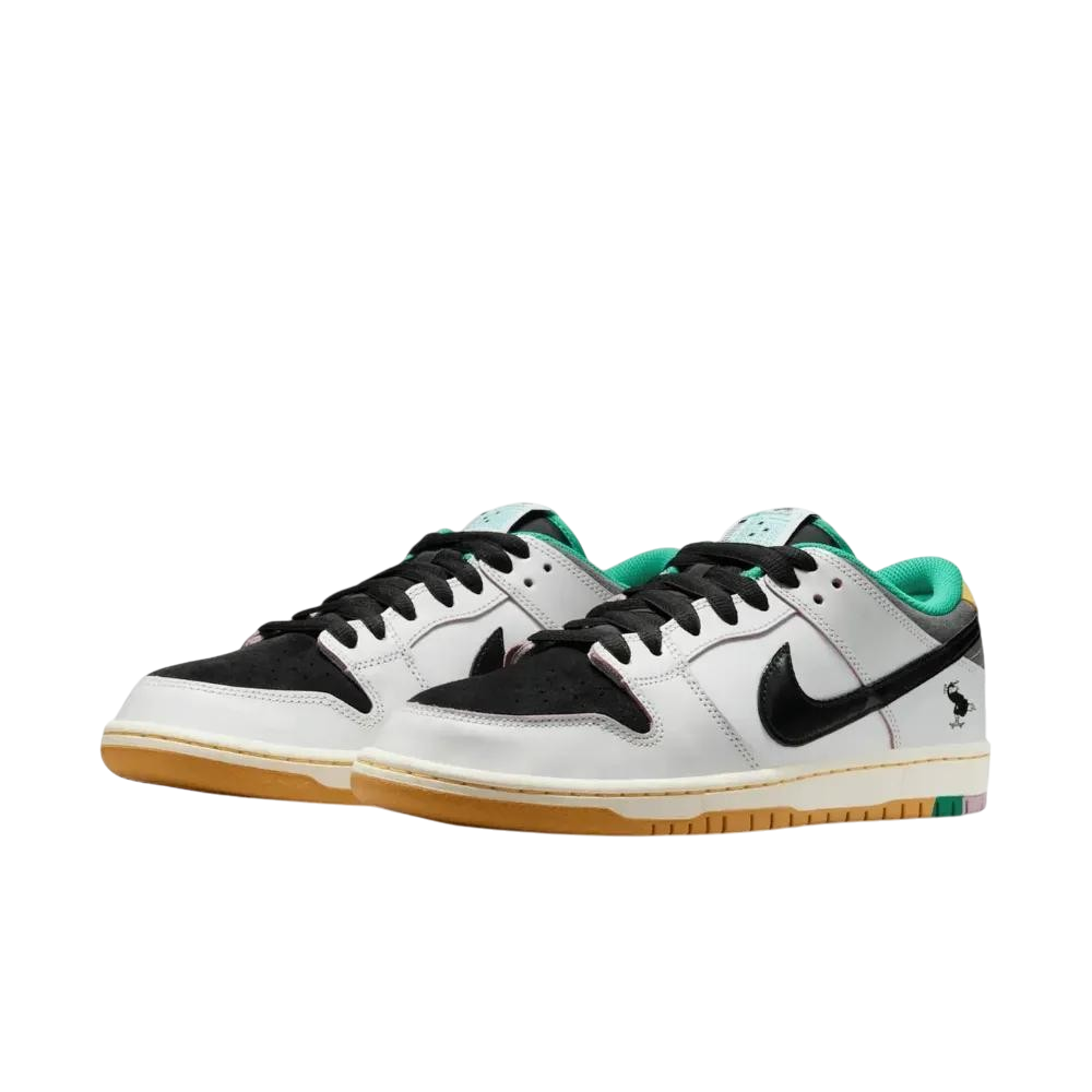 Tênis Nike SB Dunk Low - CSEF (Edição Limitada)