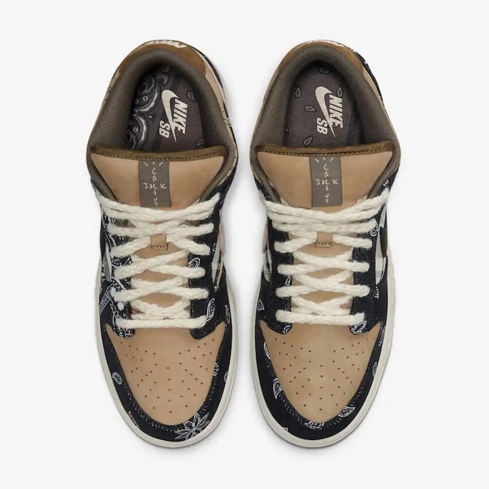 Tênis Nike SB Dunk Low x Travis Scott