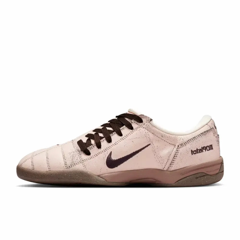 Chuteira society Nike Total 90 3 SP Pearl White Shadow Brown (2025)