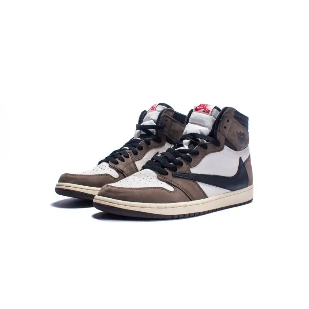 Tênis Travis Scott x Air Jordan 1 Retro High Dark Mocha