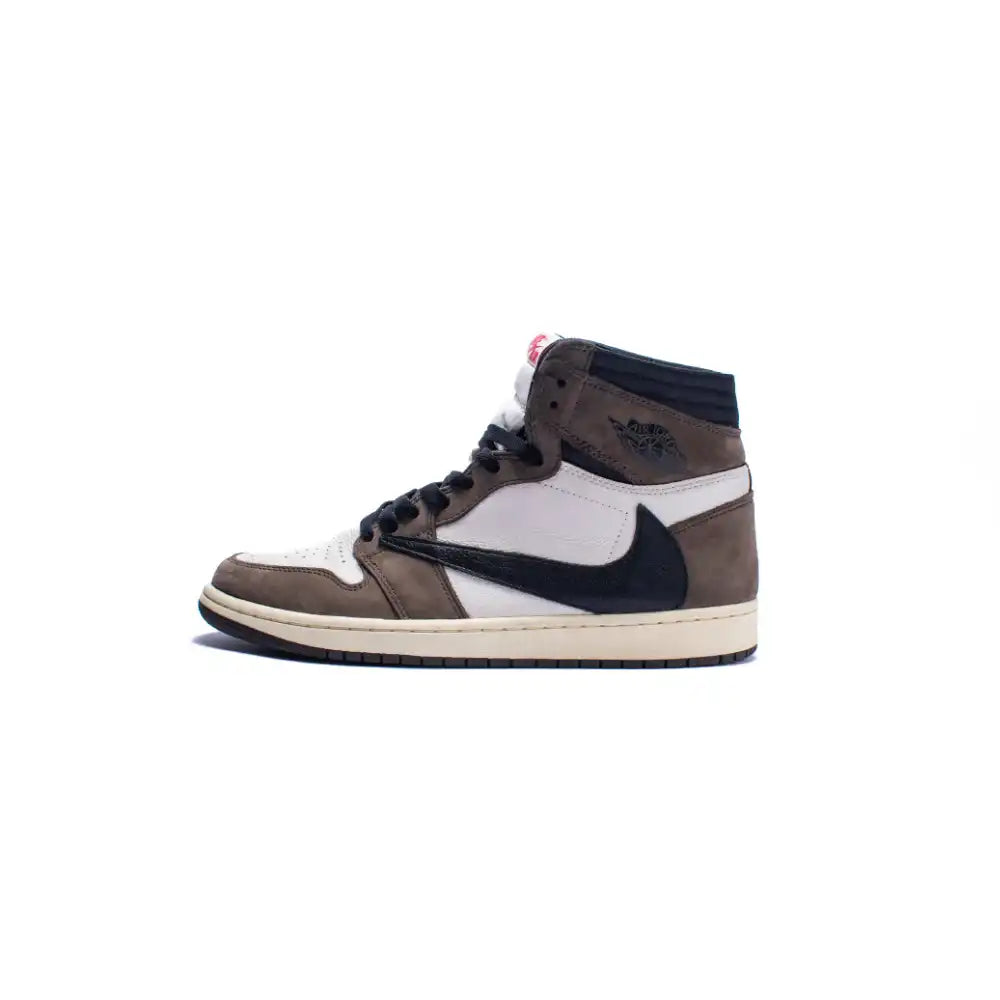 Tênis Travis Scott x Air Jordan 1 Retro High Dark Mocha