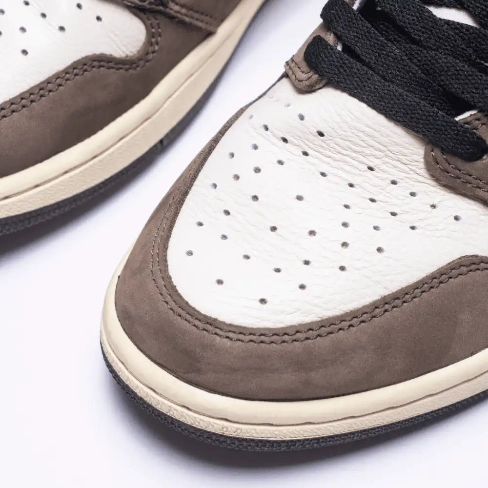 Tênis Travis Scott x Air Jordan 1 Retro High Dark Mocha