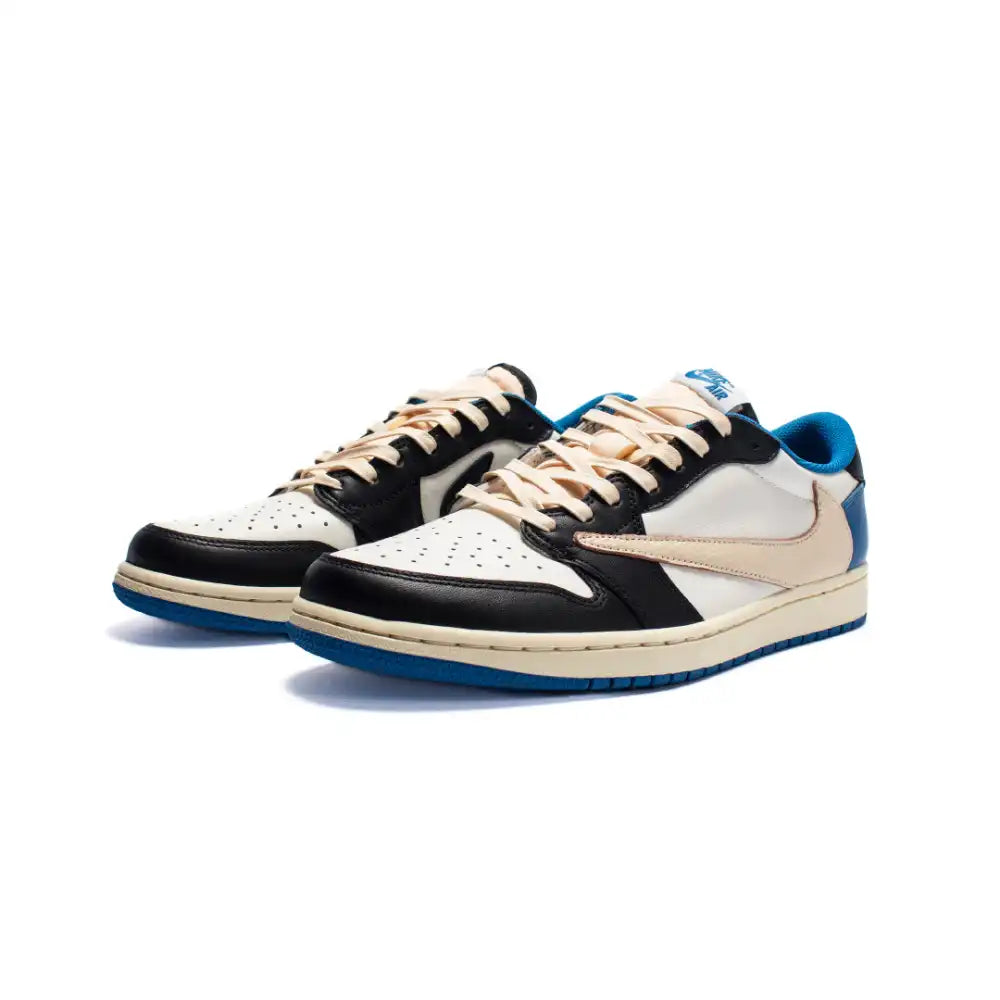 Tênis Air Jordan 1 Retro Low OG SP Fragment x Travis Scott