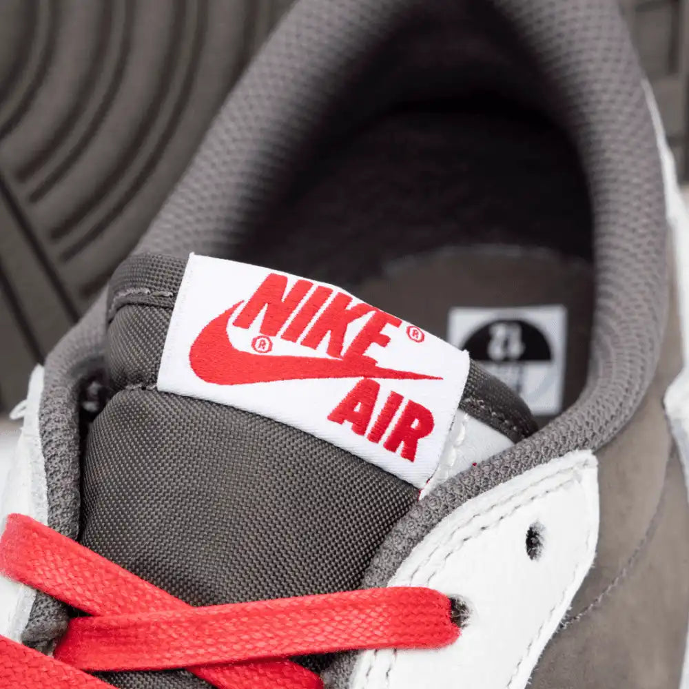Tênis Air Jordan 1 Retro Low OG SP x Travis Scott Reverse Mocha