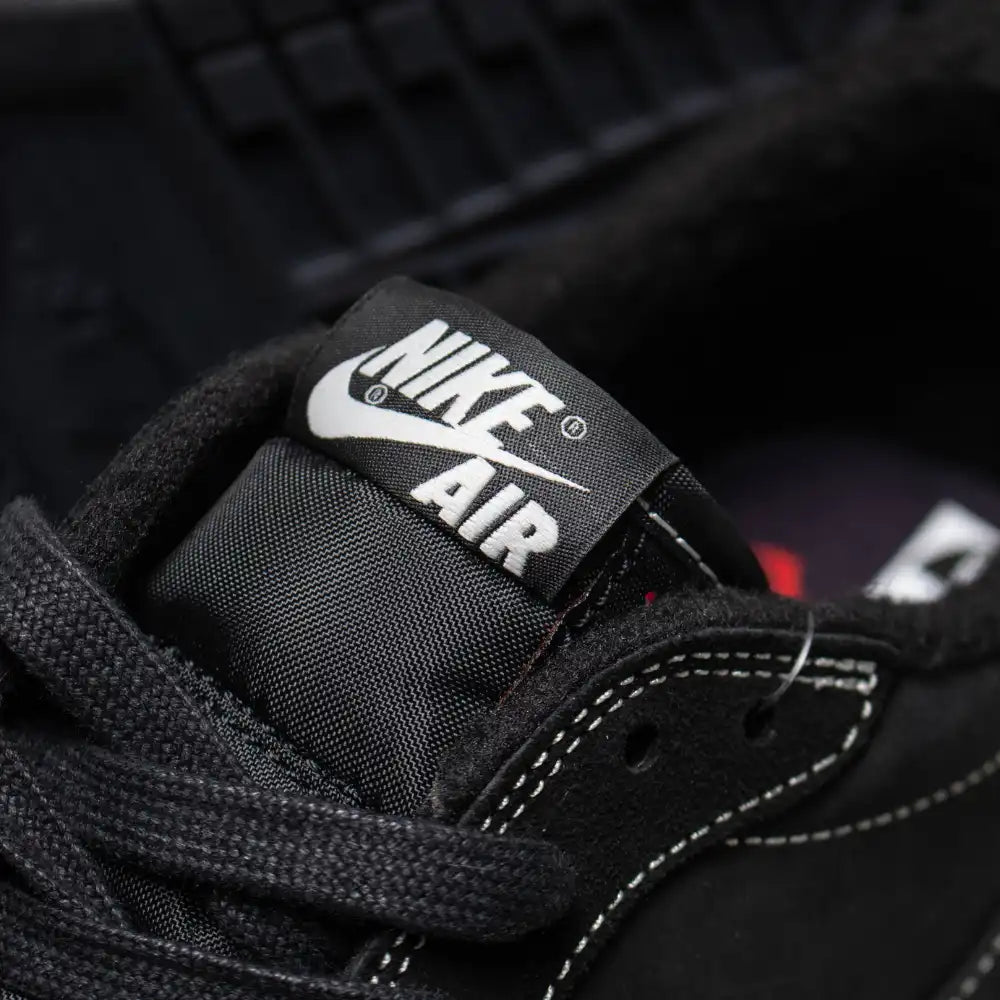 Tênis Jordan 1 Retro Low OG SP x Travis Scott Black Phantom