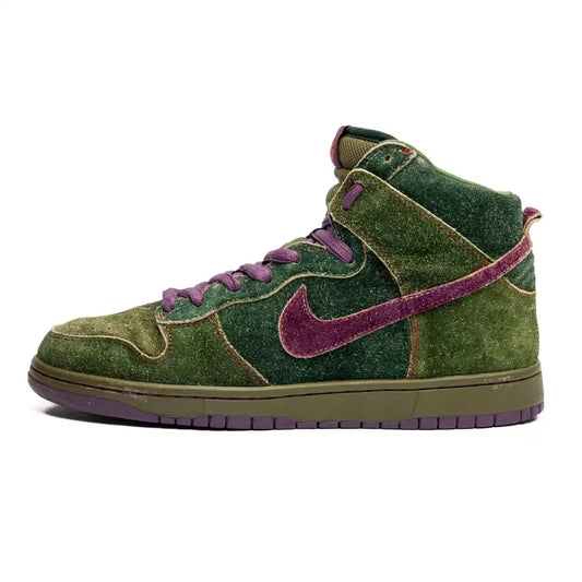 Tênis Nike SB Dunk High Skunk 420