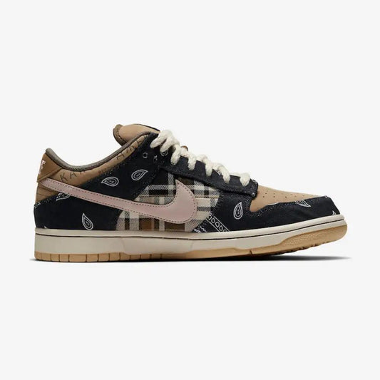 Tênis Nike SB Dunk Low x Travis Scott
