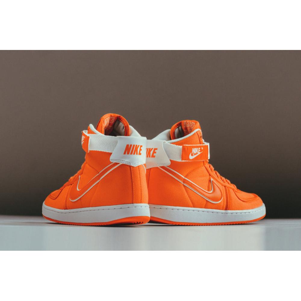 Tênis Nike x Vandal High x Supreme x Doc Brown